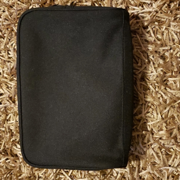 Gucci Cosmetics bag Authentic - Picture 5 of 9